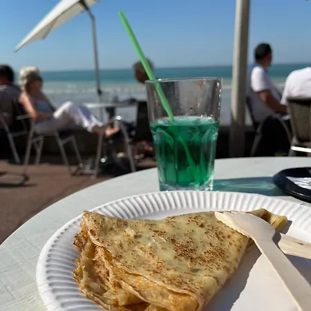 Le Du Petit Buccin A 2 Mn De La Mer. Διέππη
