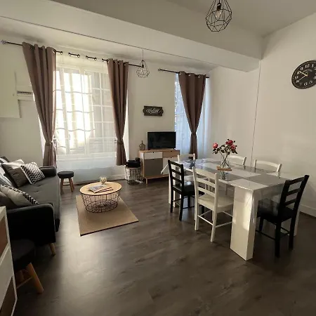 Le Du Petit Buccin A 2 Mn De La Mer. * Dieppe